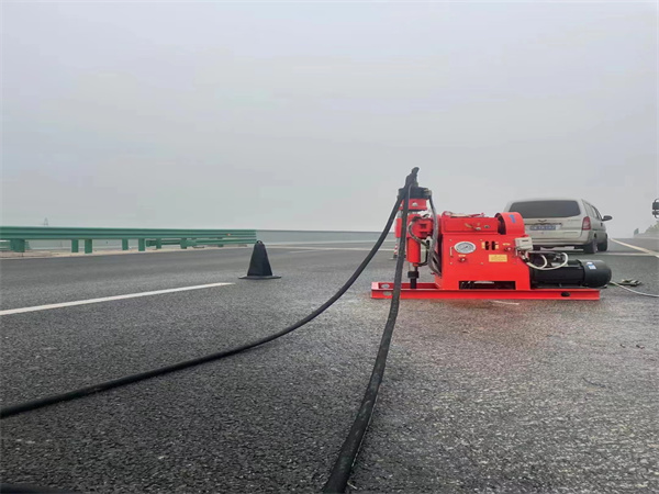 九寨沟马路路基路面开裂下沉注浆加固灌浆