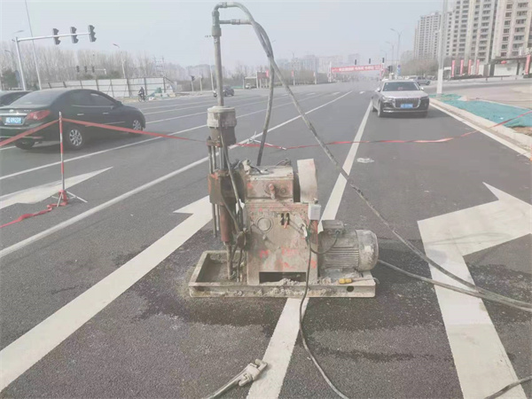 九寨沟公路路面下沉沉降开裂注浆加固施工